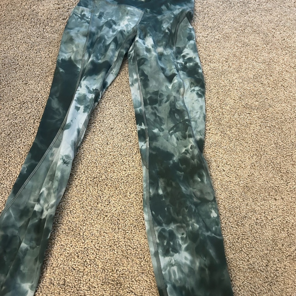 Lululemon Green And White Legging